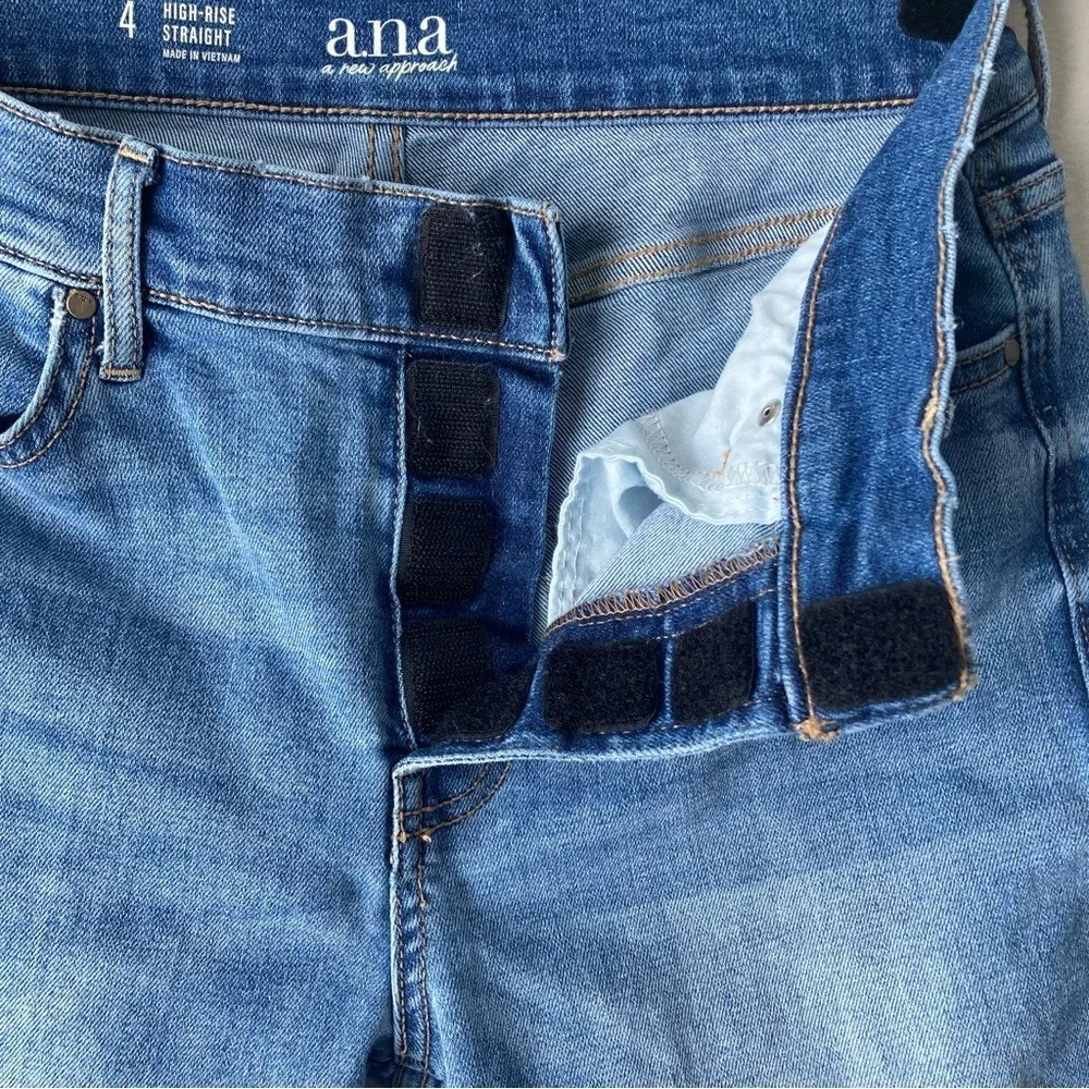 a.n.a‎ High Rise Straight Leg Adaptive Jeans Medium Wash Raw Hem Blue Size 4